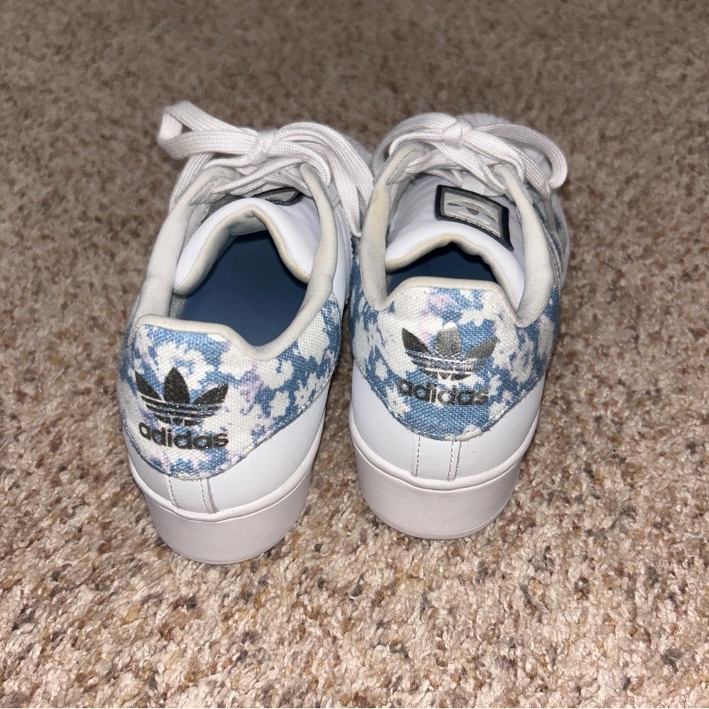 Adidas Women's 7 Superstar Dreamy Floral - Picture 6 of 9